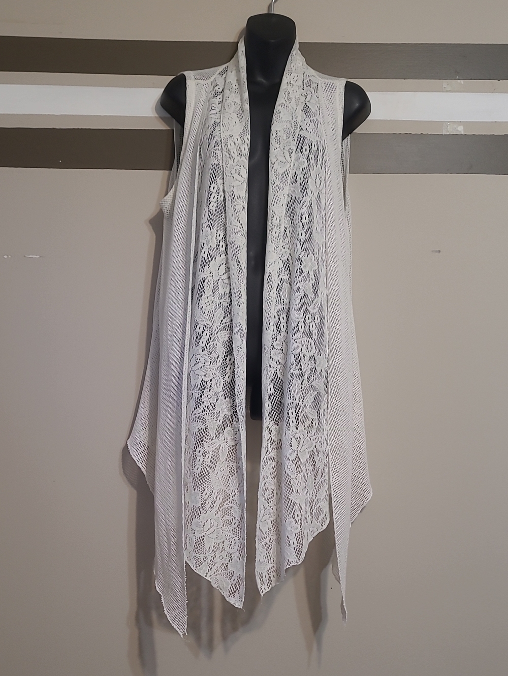 Charlie Paige White Lace/Mesh Draped Open Front Oversized Vest Cardigan Sz Sm